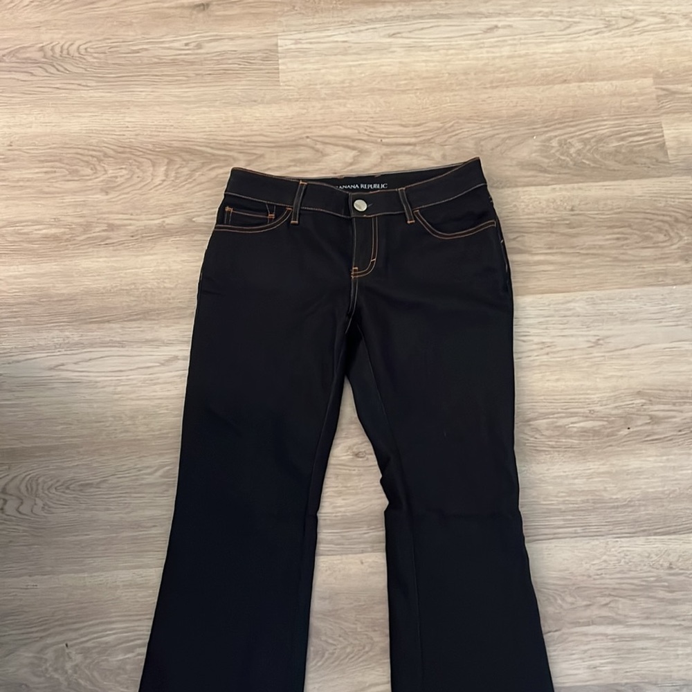 BANANA REPUBLIC CURVY BOOTCUT JEANS - SIZE 8